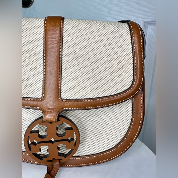 🎉Host Pick🎉 Tory Burch Canvas and Leather Bag - Picture 8 of 15